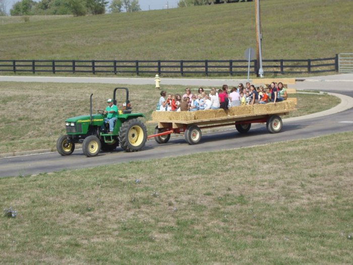 032hayrides.jpg